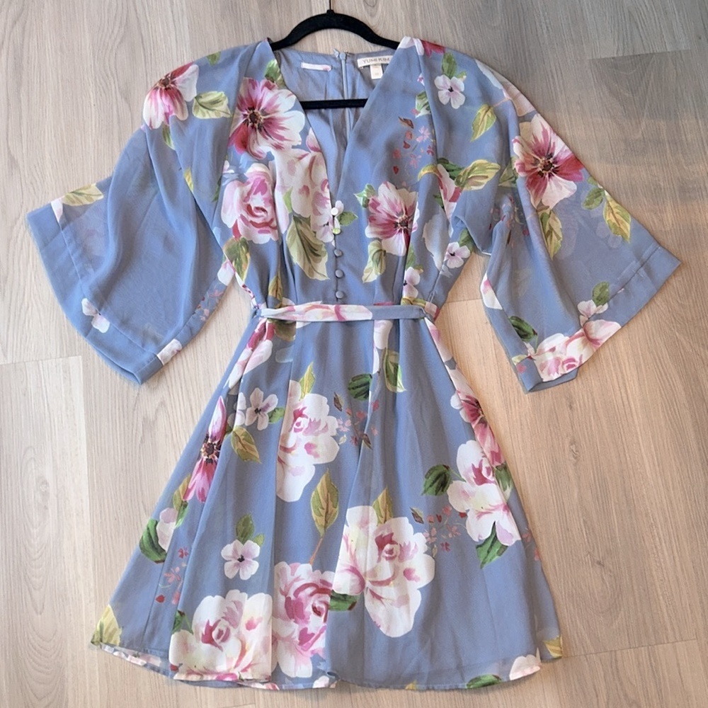 Yumi Kim Sweet Sunrise V-Neck Dress Belt XS Periwinkle Floral Feminine Flirty